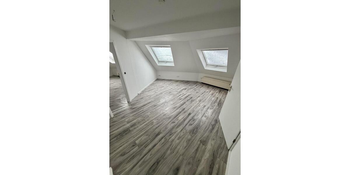 Dachgeschoßwohnung Wuppertal Unterbarmen - 5 Zimmer, 85 m&sup2;, 800&euro; | Angebot:25395285