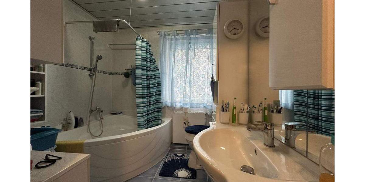 renovierte 3 Zimmer Wohnung, vollmöbliert 3 zimmer