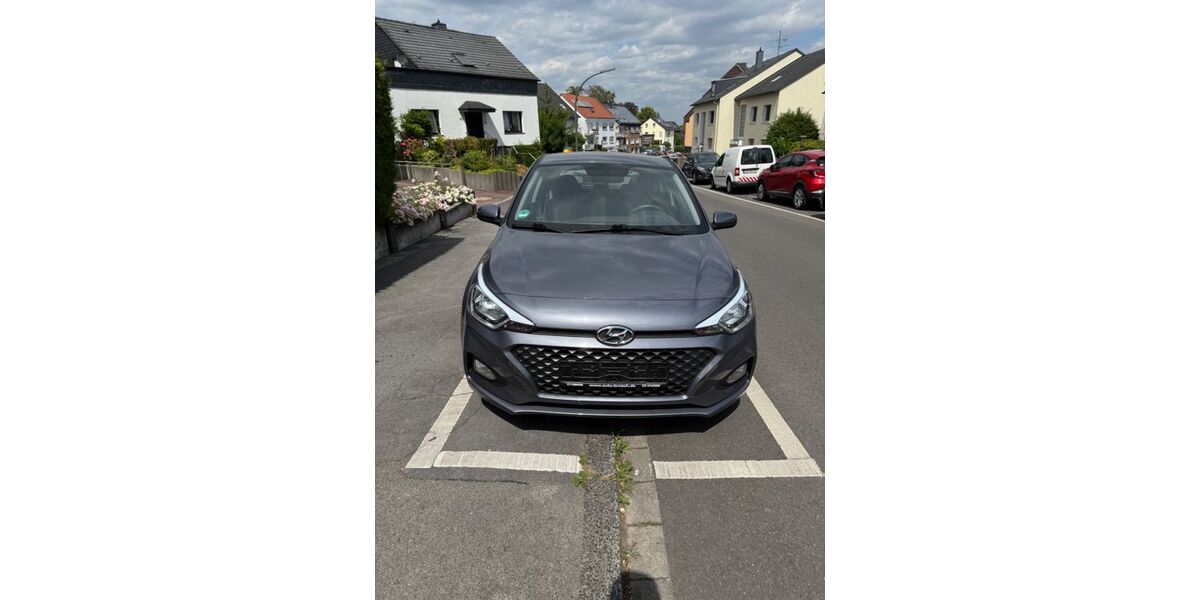 Hyundai i20 37.323 km 13.490 &euro; Dortmund 44309