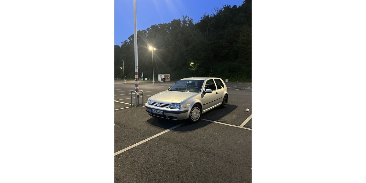 VW Golf 4 90.000 km 5.500 &euro; Wuppertal 42275