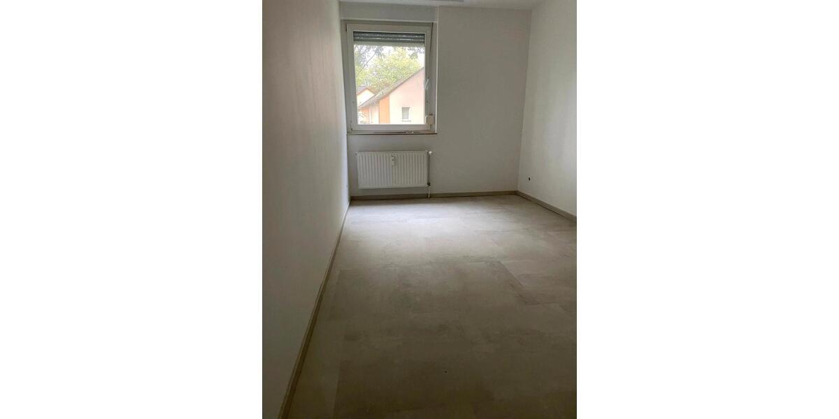 Wg. EG 4 Zim. mit Stellplatz weitere Bilder auf Wunsch vorhanden zimmer