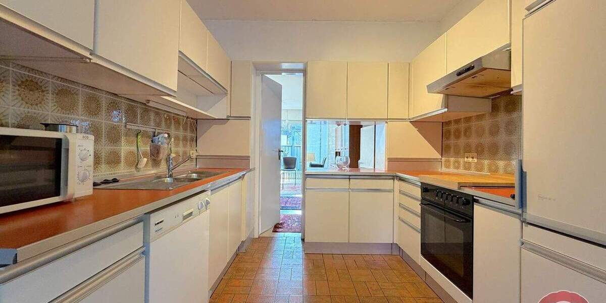Einfamilienhaus Dinslaken Innenstadt - 8 Zimmer, 240 m&sup2;, 698.000&euro; | Angebot:25246150