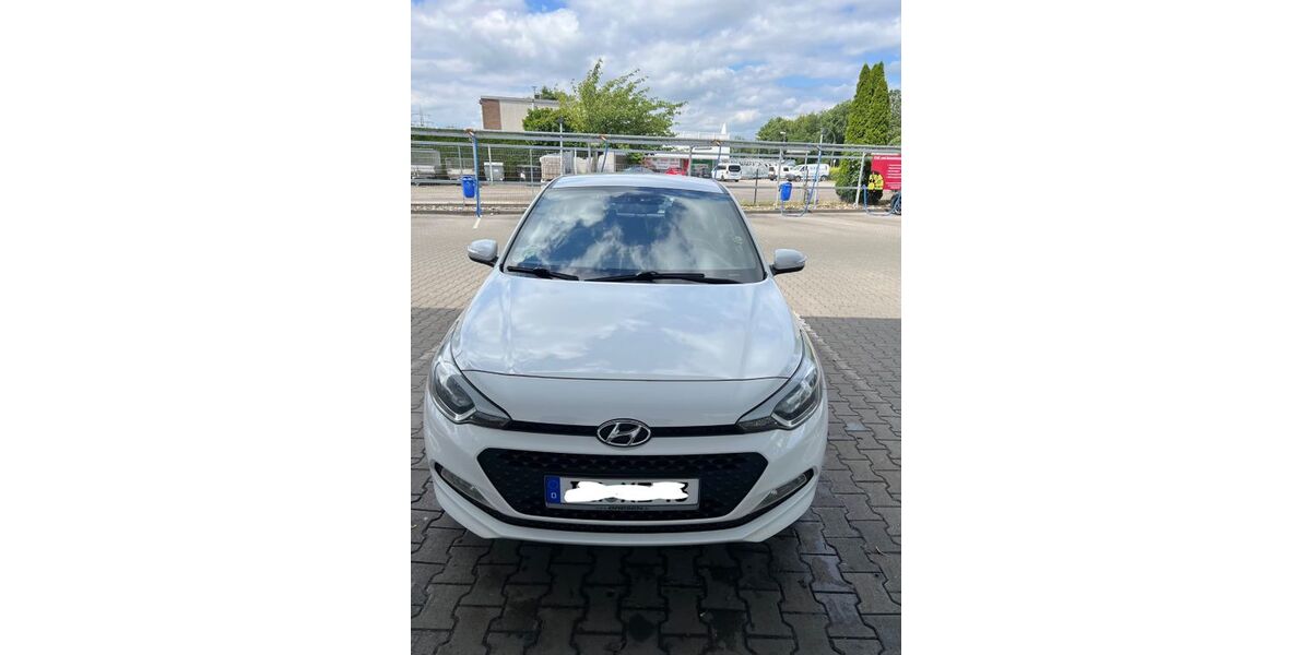 Hyundai i20 125.000 km 7.000 &euro; Duisburg 47179