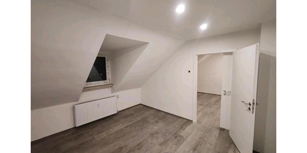 Dachgeschoßwohnung Duisburg Beeck - 3 Zimmer, 55 m&sup2;, 515&euro; | Angebot:26176978