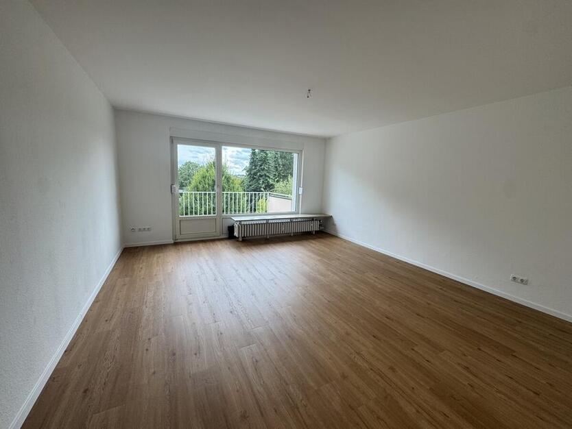 Traumhaft renovierte 2 Zimmer mit Balkon zentral gelegen auf der Dortmunder Straße! zimmer
