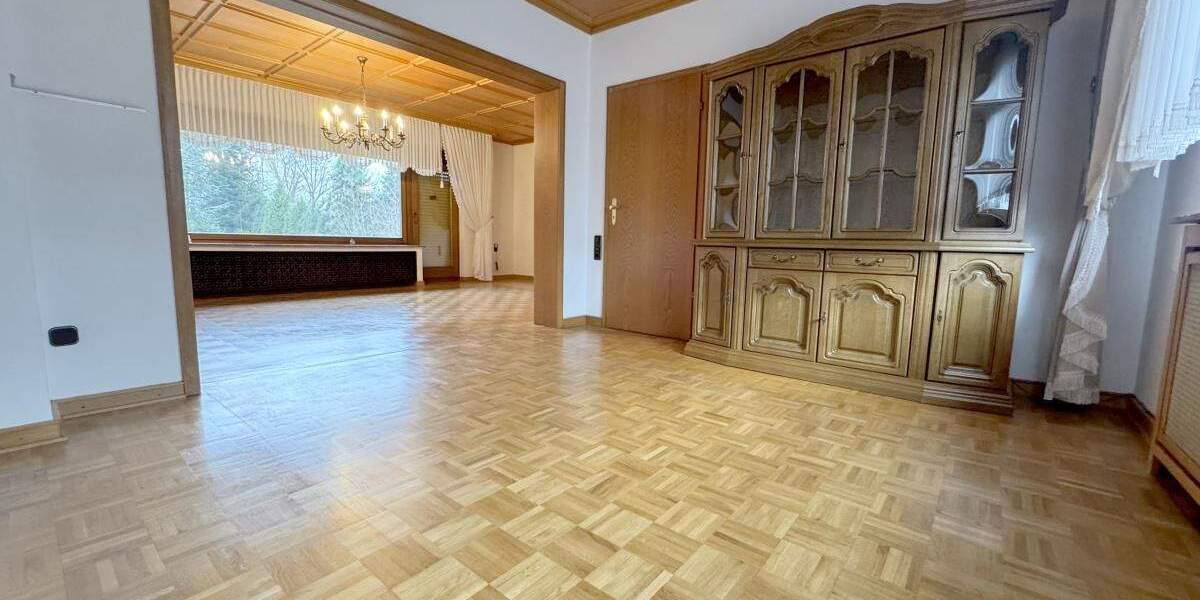 Mehrfamilienhaus, Wohnhaus Oberhausen Sterkrade-Nord - 9 Zimmer, 254 m&sup2;, 759.000&euro; | Angebot:25319533