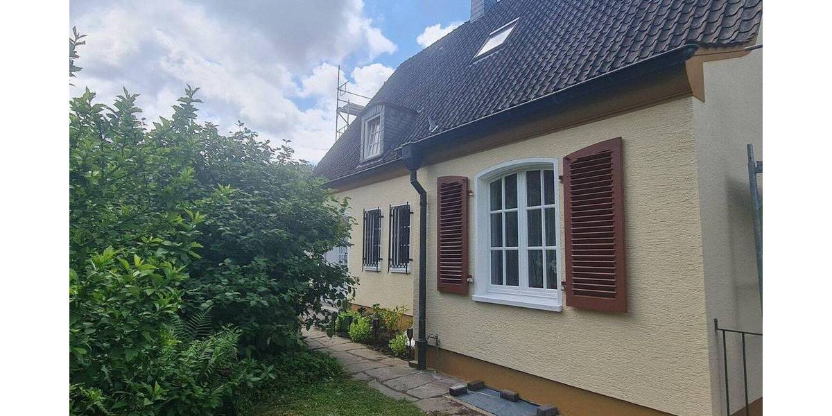 Einfamilienhaus Duisburg Hochemmerich - 9 Zimmer, 220 m&sup2;, 657.000&euro; | Angebot:26900580