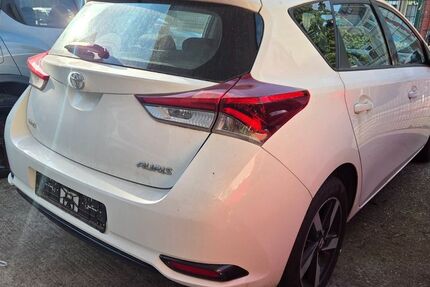Toyota Auris 113.254 km 8.990 &euro; Dortmund 44263