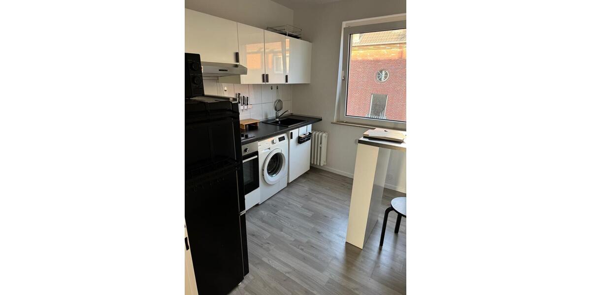 Dachgeschoßwohnung Duisburg Duisburg-Mitte - 1.5 Zimmer, 32 m&sup2;, 700&euro; | Angebot:26338757