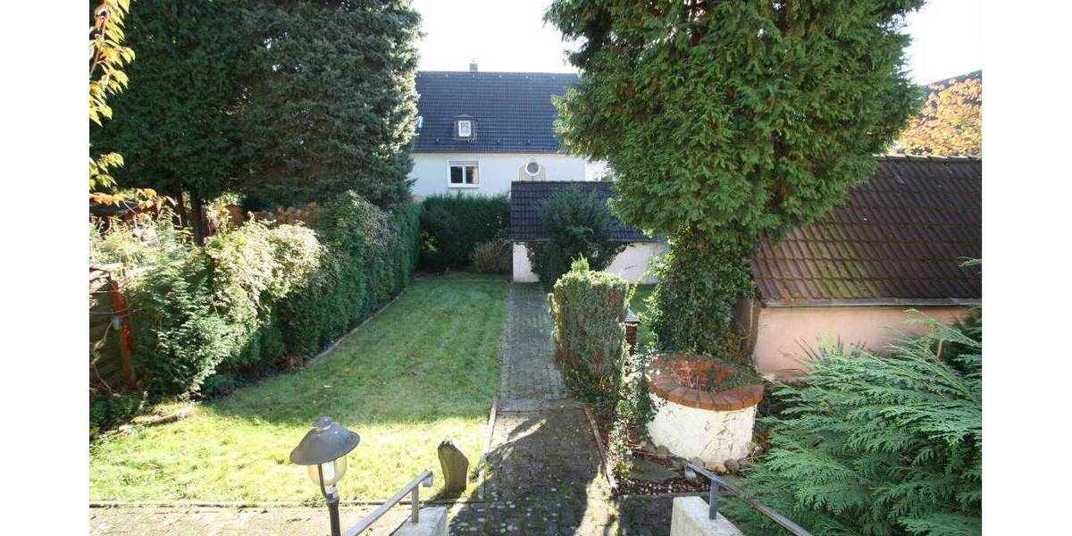 GENERATIONENHAUS IN GLADBECK MIT TERRASSE, BALKON, GARAGE UND GROSSEM GARTEN 1 zimmer