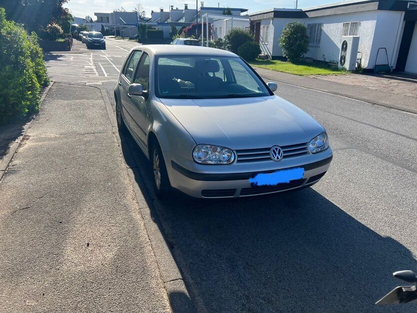 VW Golf 115.000 km 2.500 € Ratingen 40885