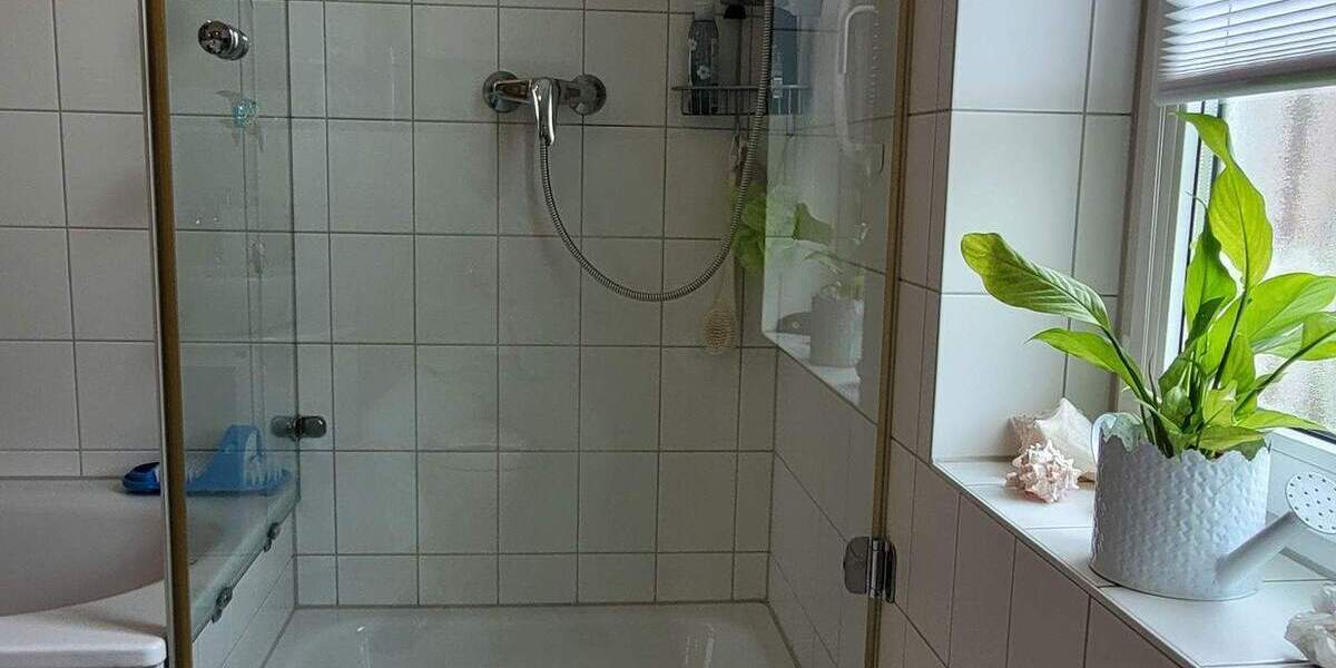 RESERVIERT! ..Alles zu Fuß zu erreichen, geräumiges Haus 4 zimmer