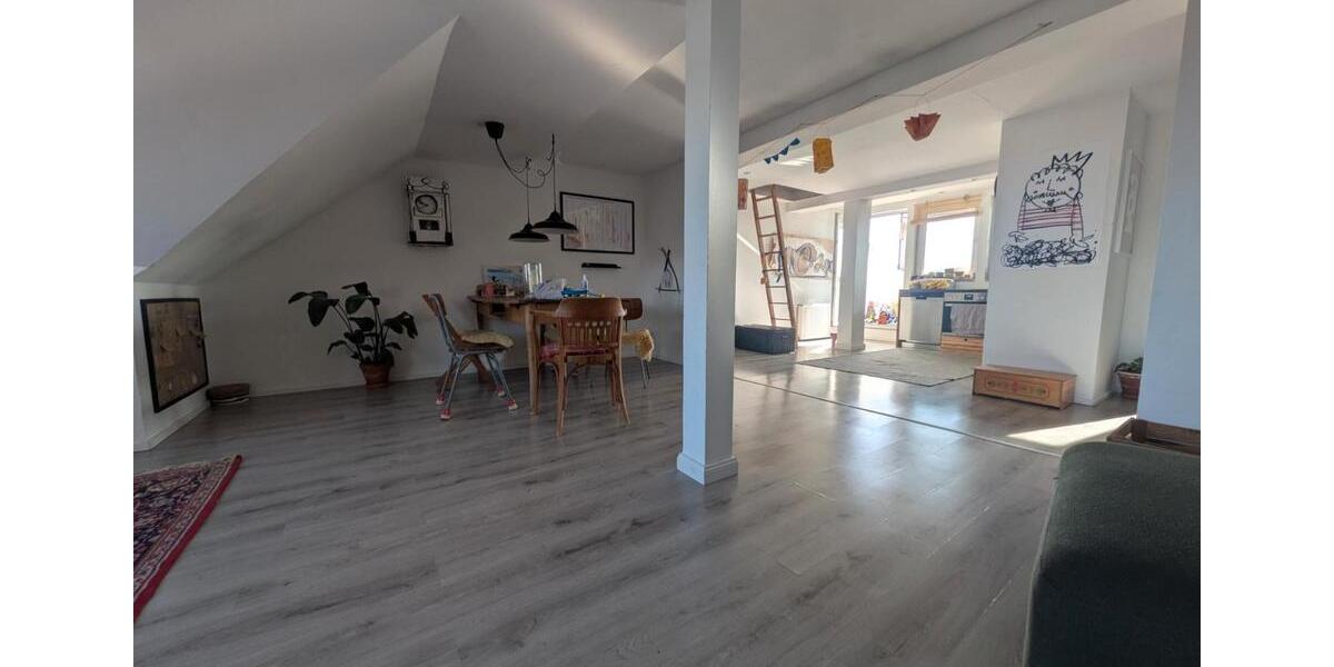 Dachgeschoßwohnung Bochum Günnigfeld - 4 Zimmer, 110 m&sup2;, 1.175&euro; | Angebot:26229036