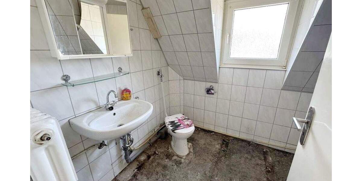 EIN- ODER ZWEIFAMILIENHAUS MIT GARTEN IN GUTER LAGE VON DORTMUND-NETTE 5 zimmer