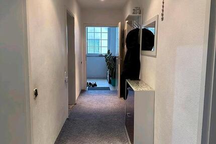 Eine 117 Quadratmeter große Wohnung steht zum Verkauf. 4 zimmer