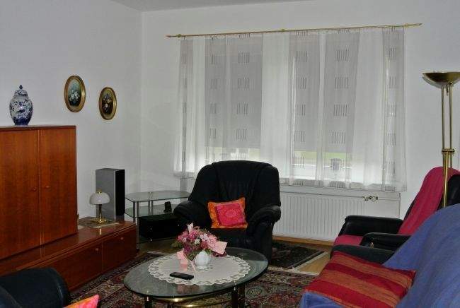 Helle und freundliche Zwei-Zimmer-Wohnung mit Balkon in Holthausen 2 zimmer