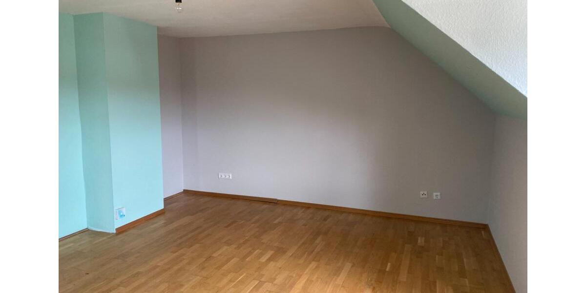 Dachgeschoßwohnung Velbert Pöthen - 3 Zimmer, 68 m&sup2;, 430&euro; | Angebot:26338384
