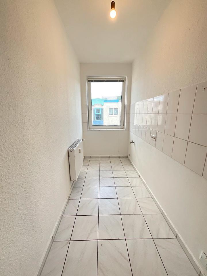 Frisch renoviert in Ihre eigene 2 Zimmerwohnung zimmer