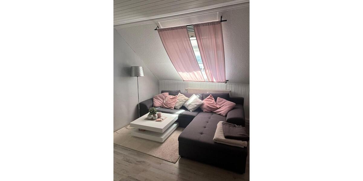 Gemütliche Single Wohnung , DG , 49qm , 2FH , DU.Homb.-Hochheide 2 zimmer