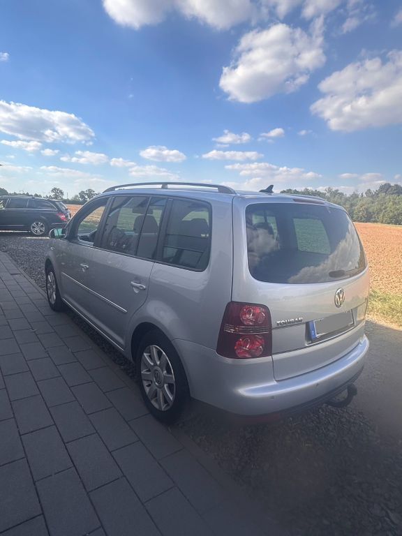 VW Touran 50.000 km 9.700 € Wuppertal 42285