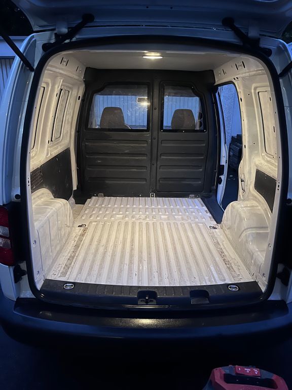 VW Caddy 145.294 km 8.799 € Duisburg 47053