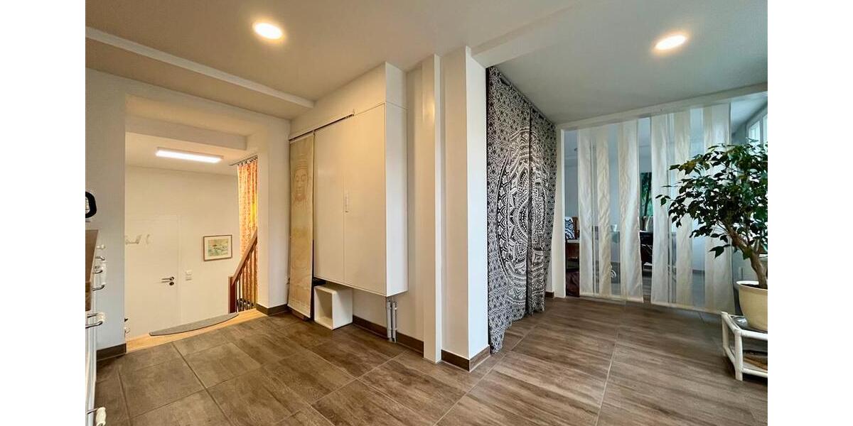 Historischer Charme in Toplage – Ihre attraktive Ladenfläche in Velbert-Langenberg zimmer