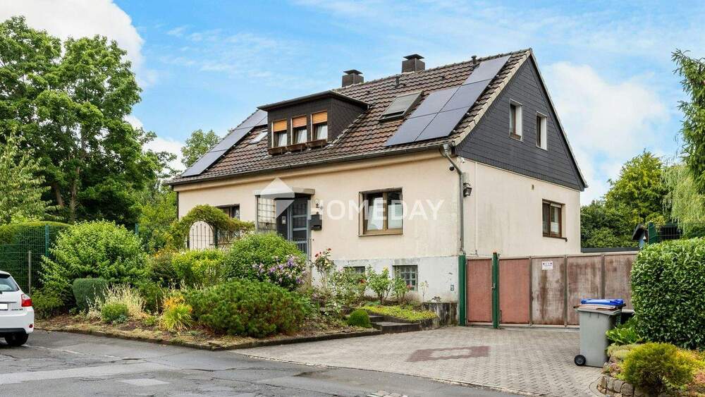 Einfamilienhaus mit Einliegerwohnung, großem Grundstück und vielseitigen Nutzungsmöglichkeiten 8 zimmer
