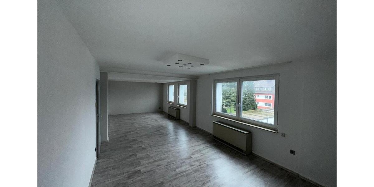 Helle 3-Zimmer-Wohnung mit ca. 98 m² – großzügiger Wohnbereich, Küche inkl. 3 zimmer