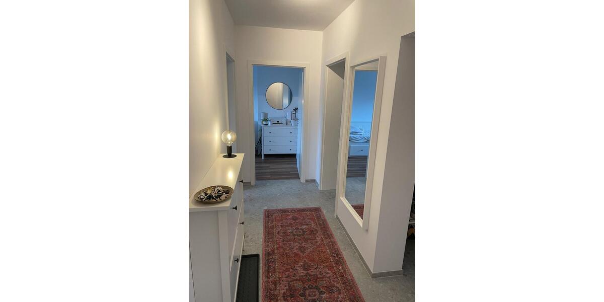 Moderne, frisch sanierte, möblierte, 78 qm Wohnung in guter Lage 3 zimmer