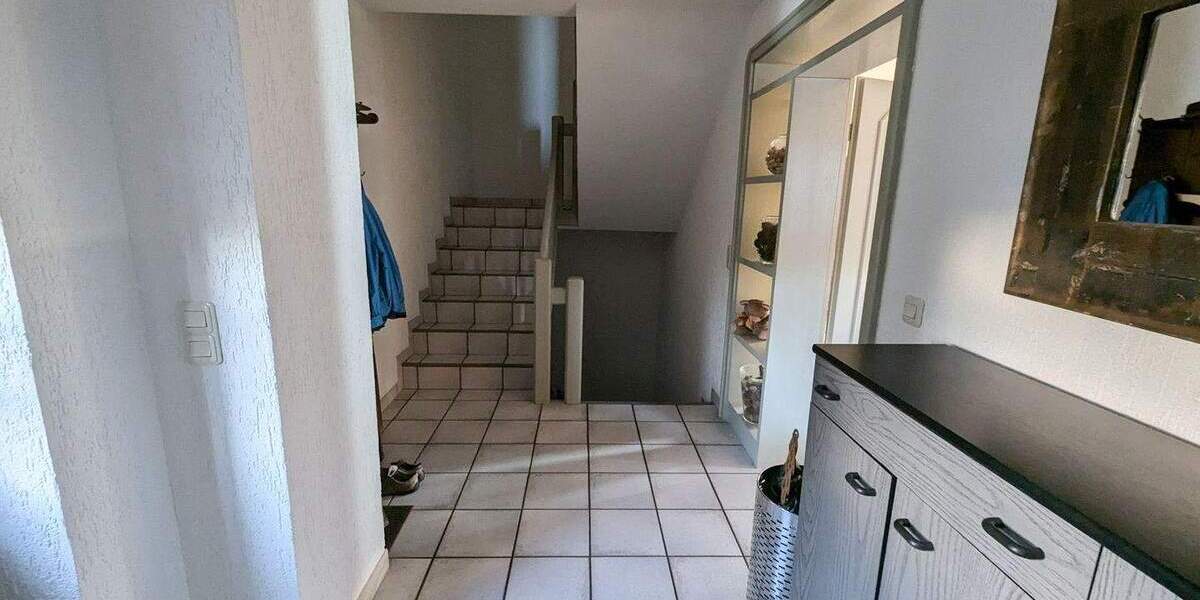 Teil Vermietetes Mehrfamilienhaus in Voerde 8 zimmer