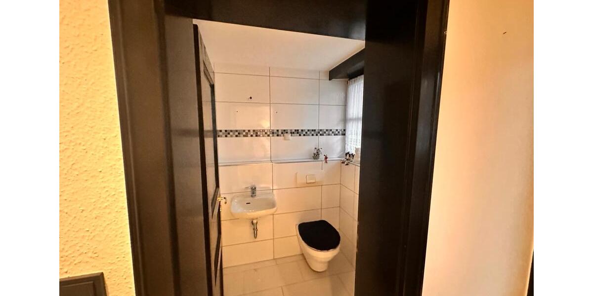 Große EG-Wohnung mit Garten – ideal für Familie & Gewerbe 3 zimmer