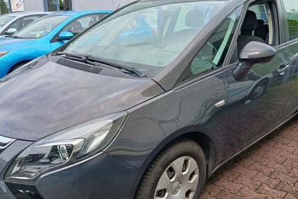 Opel Zafira 156.000 km 6.699 &euro; Recklinghausen 45659