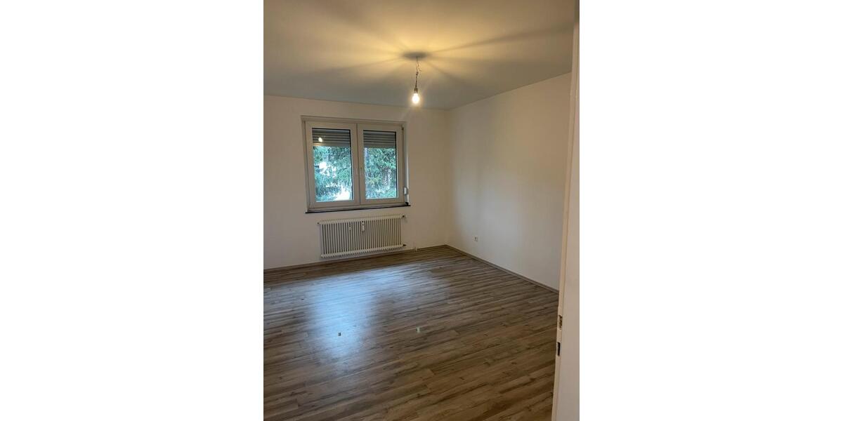 Schöne helle Wohnung mit Balkon 3.5 zimmer