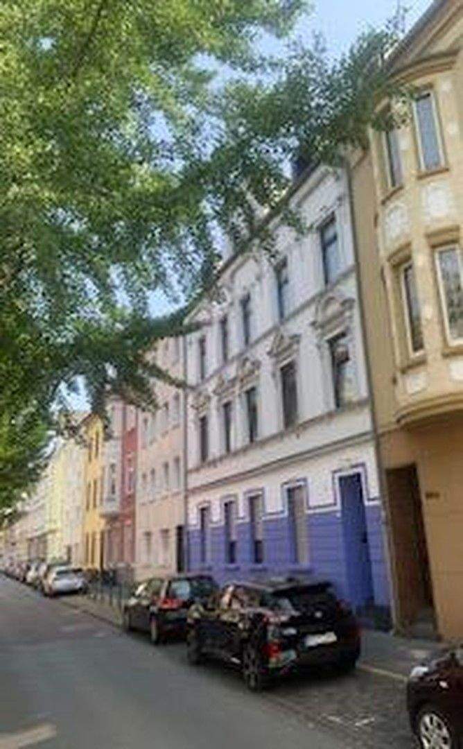 Gepflegtes Gründerzeit Mehrfamilienhaus mit bester Infrastruktur 1 zimmer