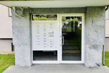 Elegante Etagenwohnung mit Panoramablick, zwei Balkonen und Aufzug! 3 zimmer