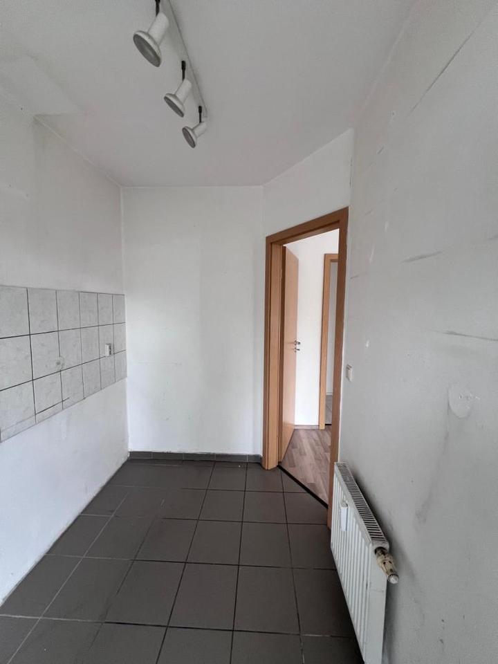 Große 3 Zimmer Wohnung mit Balkon zimmer