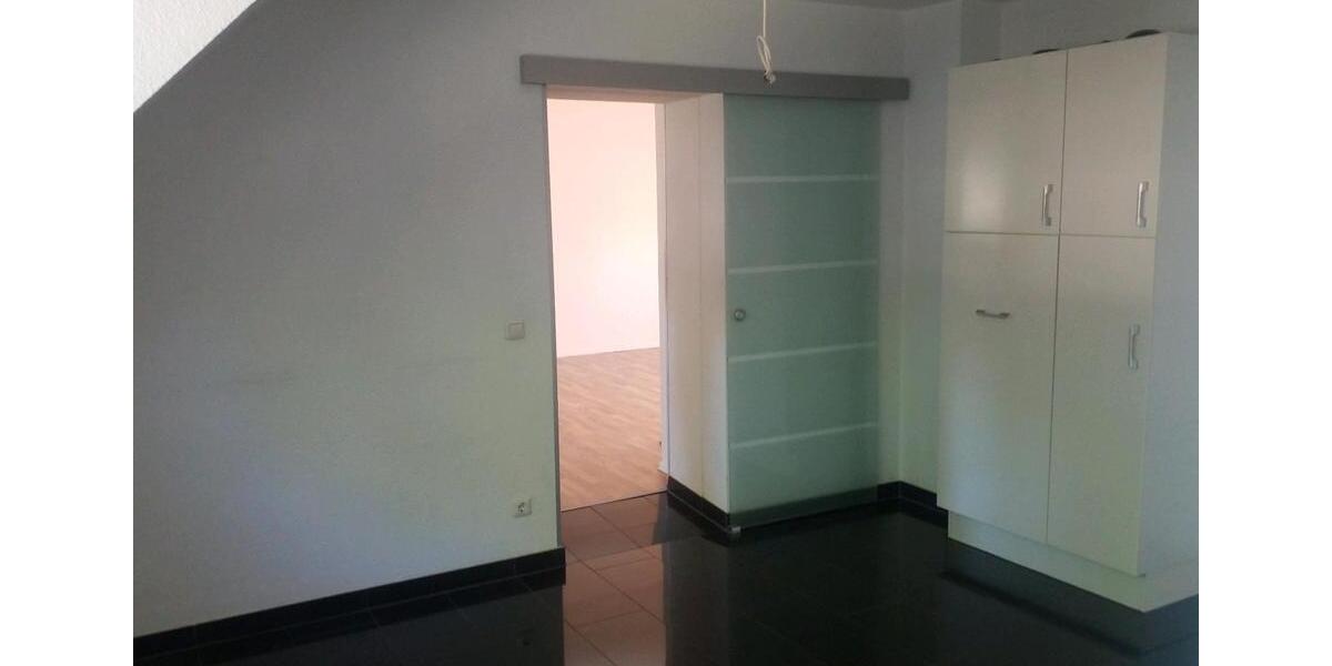 Etagenwohnung Gelsenkirchen Erle - 2 Zimmer, 81 m&sup2;, 780&euro; | Angebot:26351665