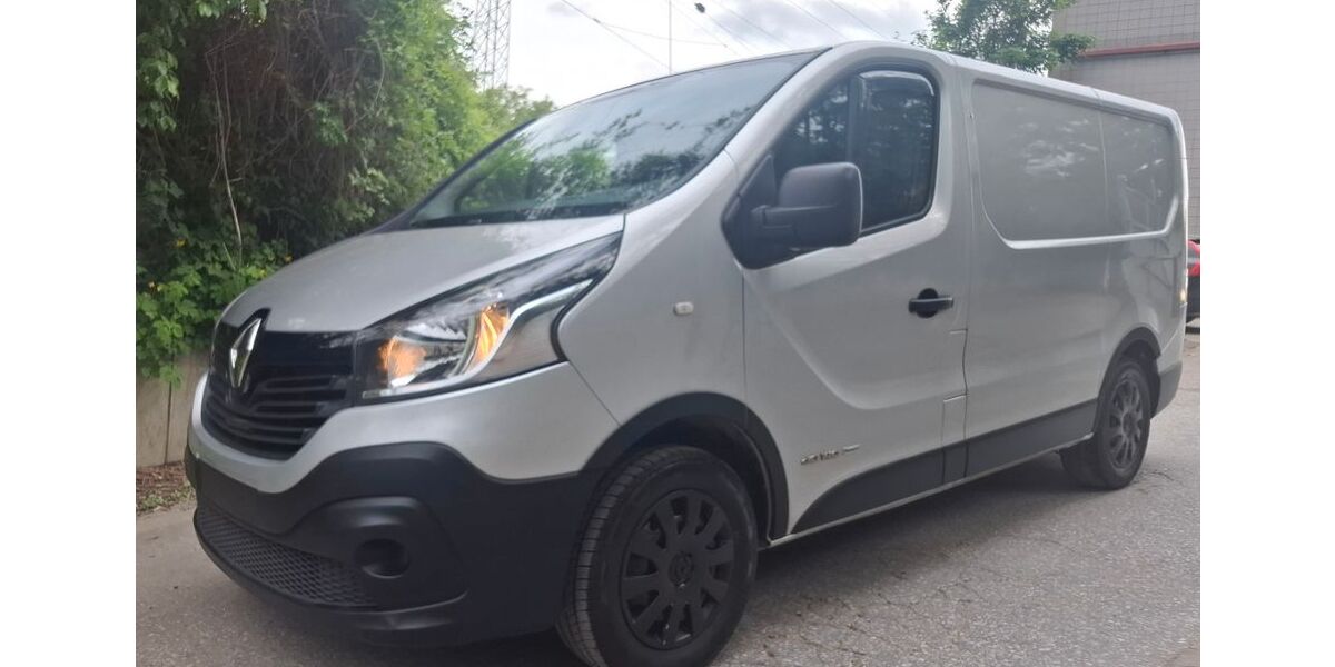 Renault Trafic 224.329 km 8.599 &euro; Duisburg 47169