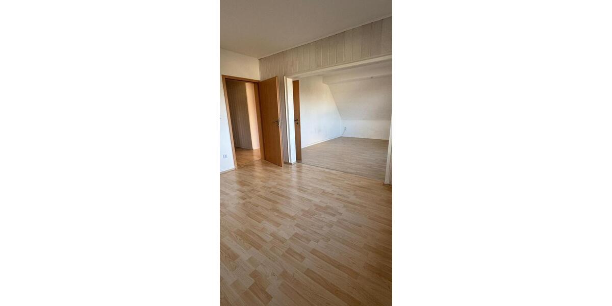Dachgeschoßwohnung Bochum Eppendorf - 3 Zimmer, 75 m&sup2;, 690&euro; | Angebot:25874616