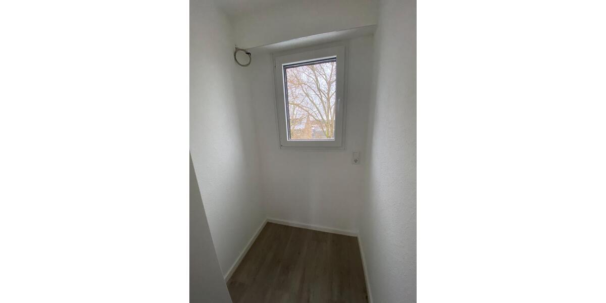 Kernsanierte 2-Zimmer Wohnung m. Loggia und neuem Badezimmer 2 zimmer