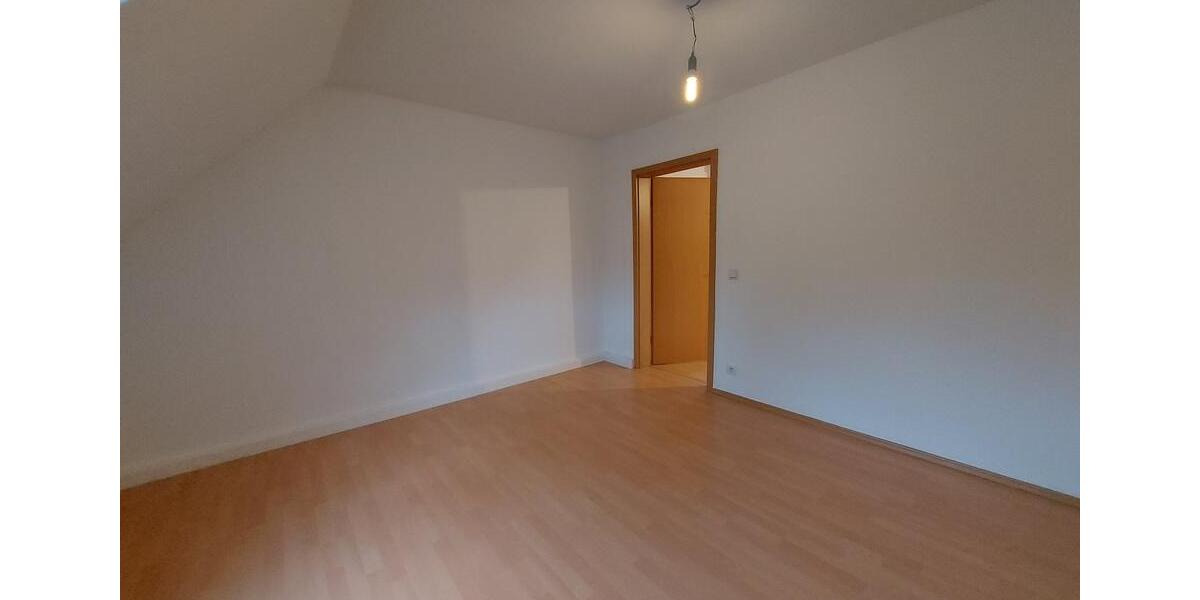 Dachgeschoßwohnung Gelsenkirchen Gelsenkirchen-Nord - 3.5 Zimmer, 68 m&sup2;, 575&euro; | Angebot:26396509