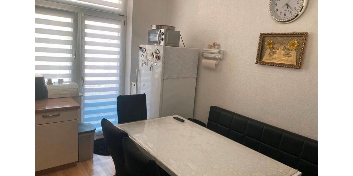 Charmante Altbauwohnung in guter Lage 4 zimmer