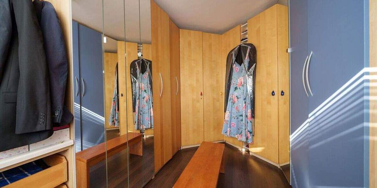 Etagenwohnung Bochum Dahlhausen - 8 Zimmer, 220 m&sup2;, 460.000&euro; | Angebot:24698531