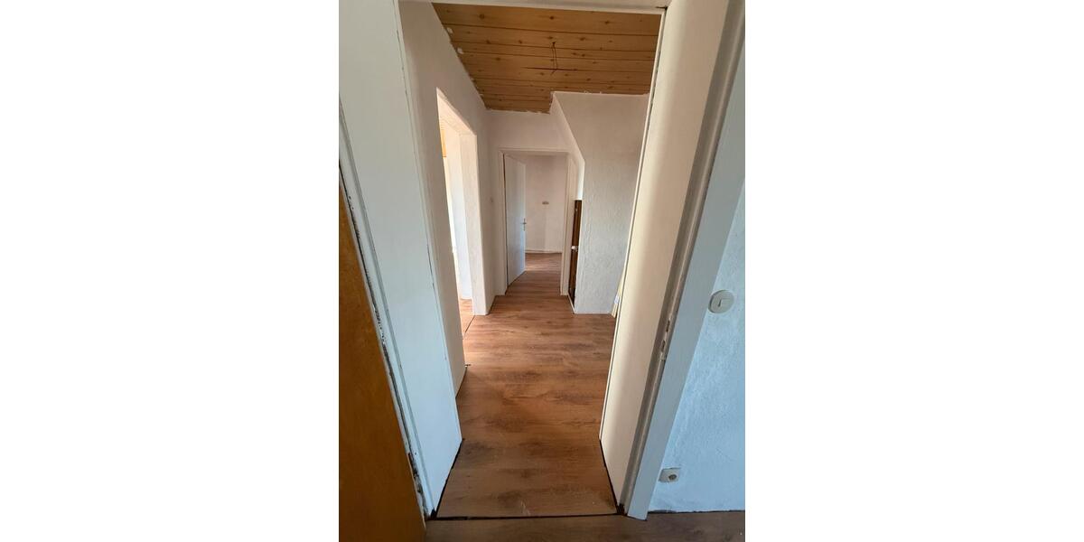 Dachgeschoßwohnung Gelsenkirchen Gelsenkirchen-Nord - 2 Zimmer, 77 m&sup2;, 450&euro; | Angebot:26341699