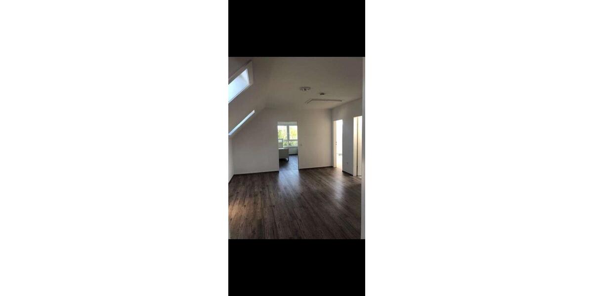 Dachgeschoßwohnung Duisburg Großenbaum - 2.5 Zimmer, 67 m&sup2;, 930&euro; | Angebot:26235851