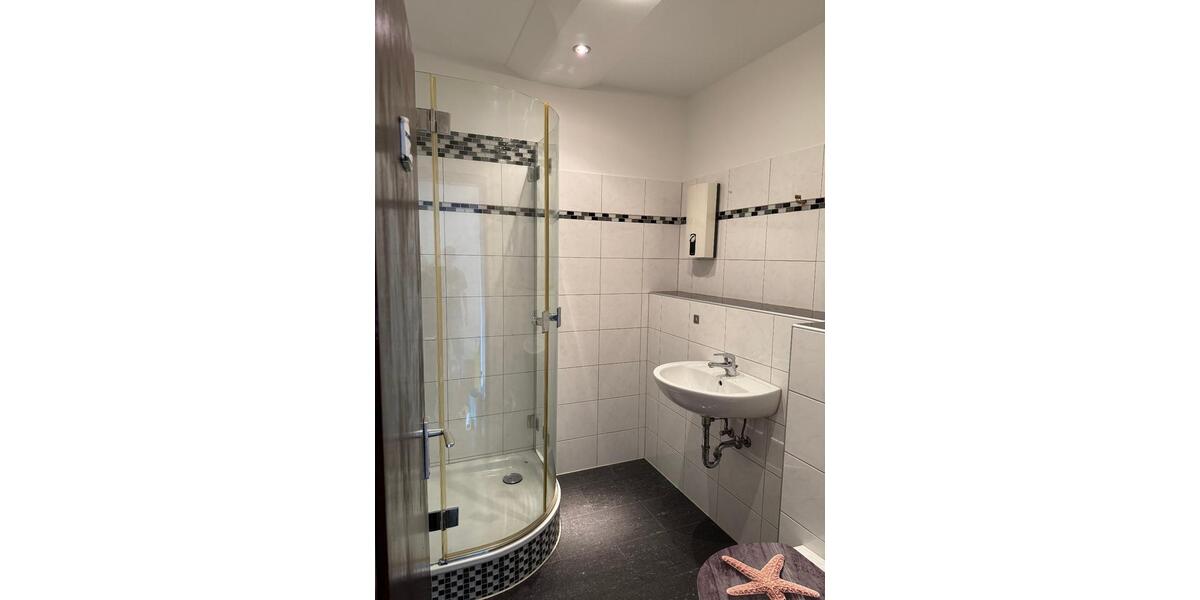 Helle Wohnung mit Balkon und Einbauküche in Mülheim a. d. Ruhr zimmer