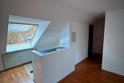 DG-WOHNUNG MIT KÜCHE ZU VERMIETEN zimmer