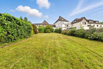 Grünes Paradies für Familien: Großzügige Doppelhaushälfte in bester, ruhiger Nachbarschaft. 7 zimmer