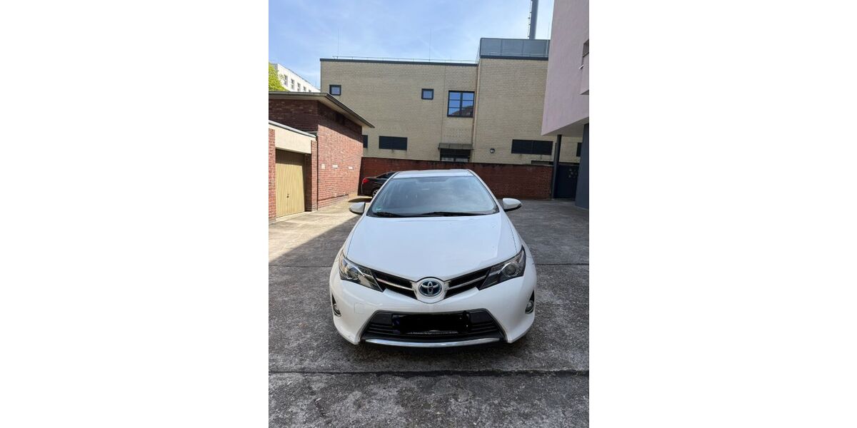 Toyota Auris 107.424 km 10.900 &euro; Dortmund 44139
