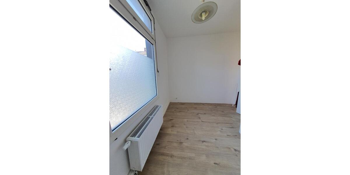 Etagenwohnung Wuppertal Gemarkung Langerfeld - 2 Zimmer, 67 m&sup2;, 82.000&euro; | Angebot:27146049